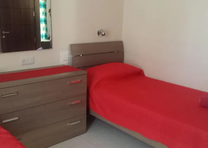 Triq Is-silla Apartman